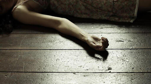 В Шымкенте молодую девушку зарезали на съемной квартире 