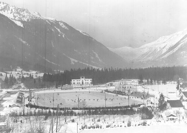 Фотографии с первых зимних Олимпийских игр в Шамони, Франция, 1924 год. Фото: pressa.tv. Олимпийский стадион в Шамони, Франция, 1924 год.