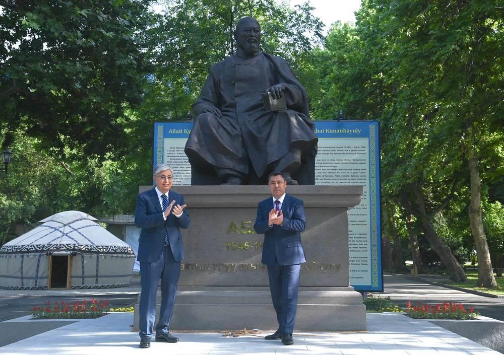 Bust of Abai installed in New Delhi