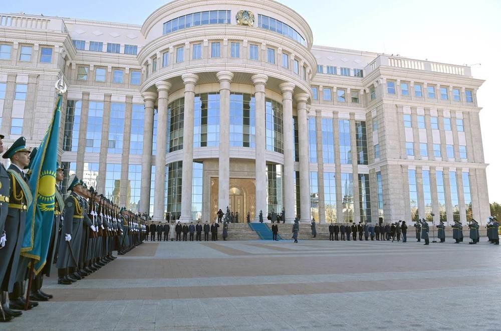 Kazakh President attends state flag raising ceremony. Images | akorda.kz