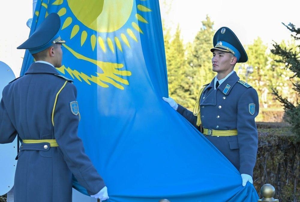 Kazakh President attends state flag raising ceremony. Images | akorda.kz