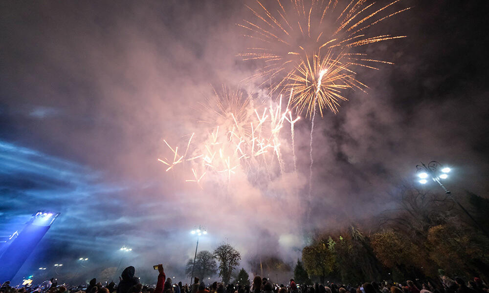 Fireworks show on Republic Day of Kazakhstan. Images | Akimat of Almaty