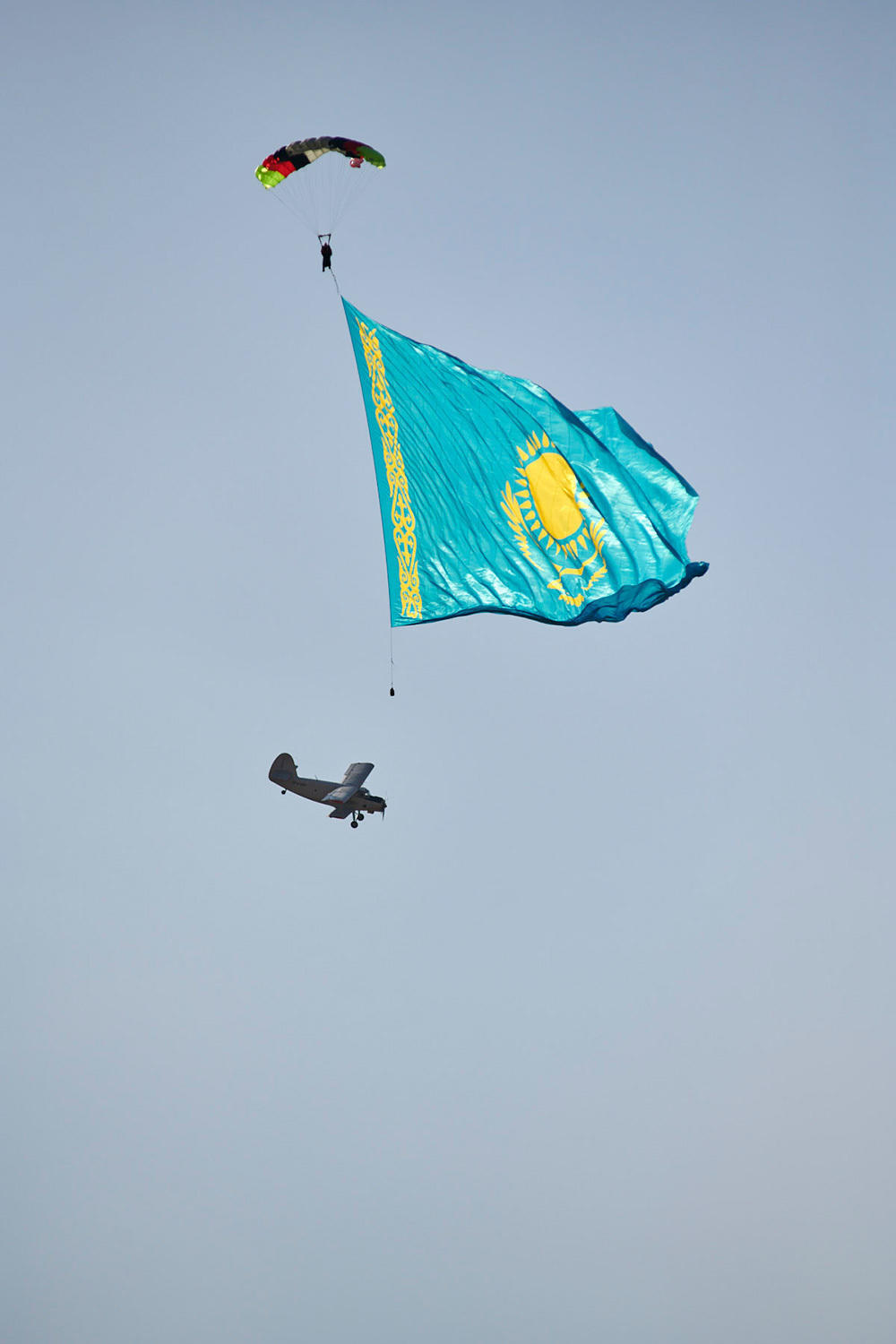 Largest Kazakh national flag was unfurled in the sky over Almaty. Images | Izturgan Aldauev