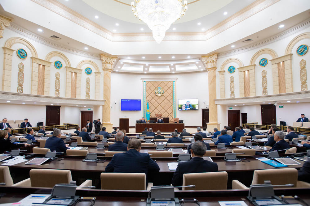 Senators adopt law "On Constitutional Court"