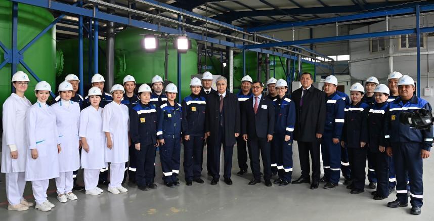 Kazakh President surveys Kaspi desalination plant