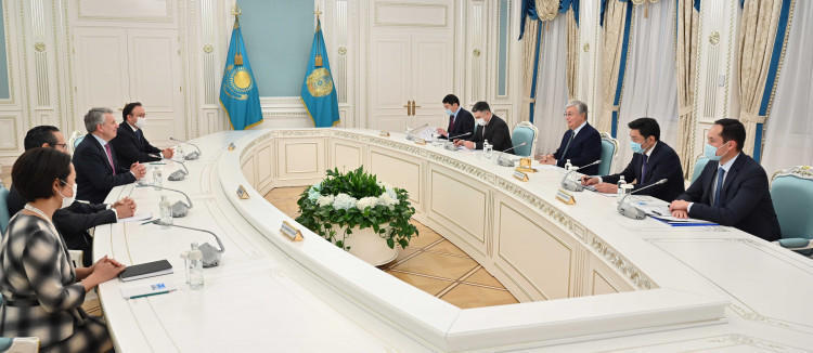 Kazakh President, Shell executives hold talks