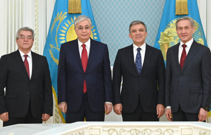 Kazakh President meets with CA Media Forum participants