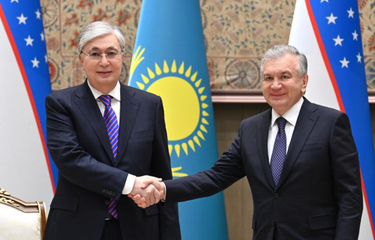 Presidents of Kazakhstan, Uzbekistan holds talks in narrow format