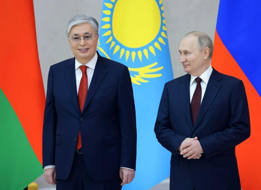 Kazakh President attends informal meeting of CIS Heads of State. Images | akorda.kz