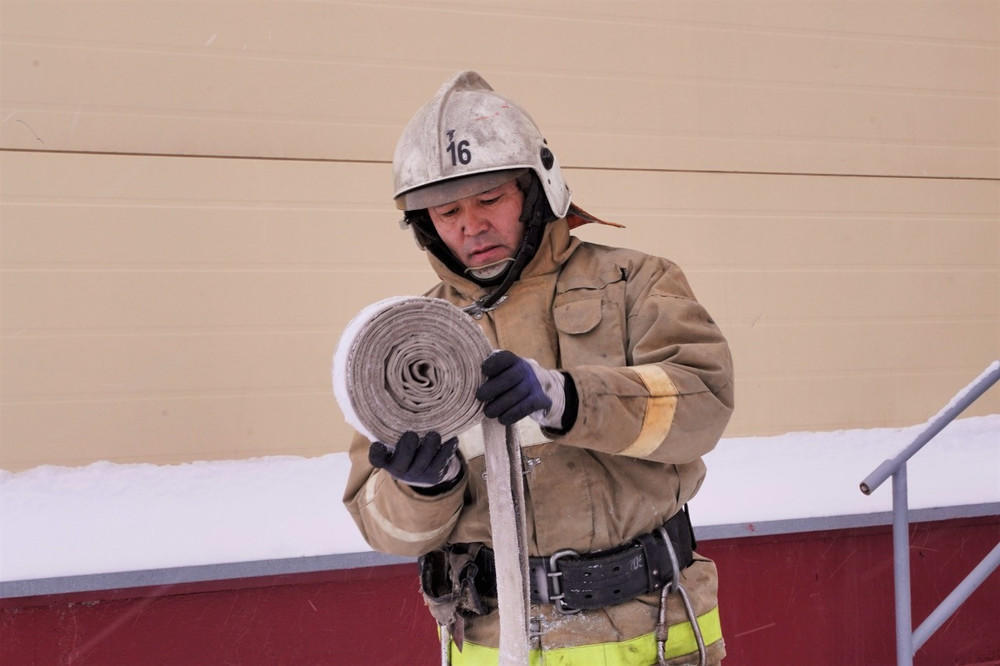 В Казахстане зарплату пожарным и спасателям повысят до 70% 
