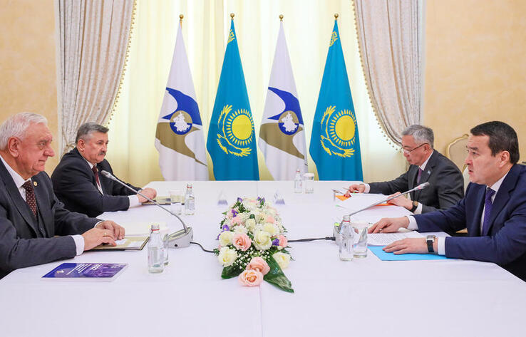 Kazakh PM meets with Chairman of EEC Board