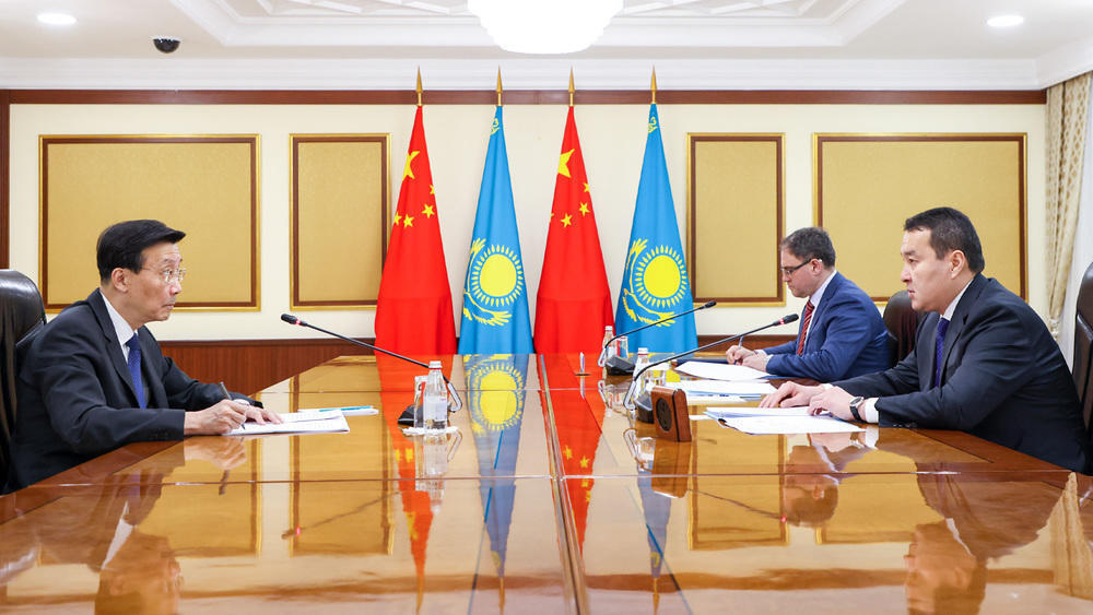 PM Smailov, Ambassador Zhang Xiao discuss key issues of Kazakhstan-China coop