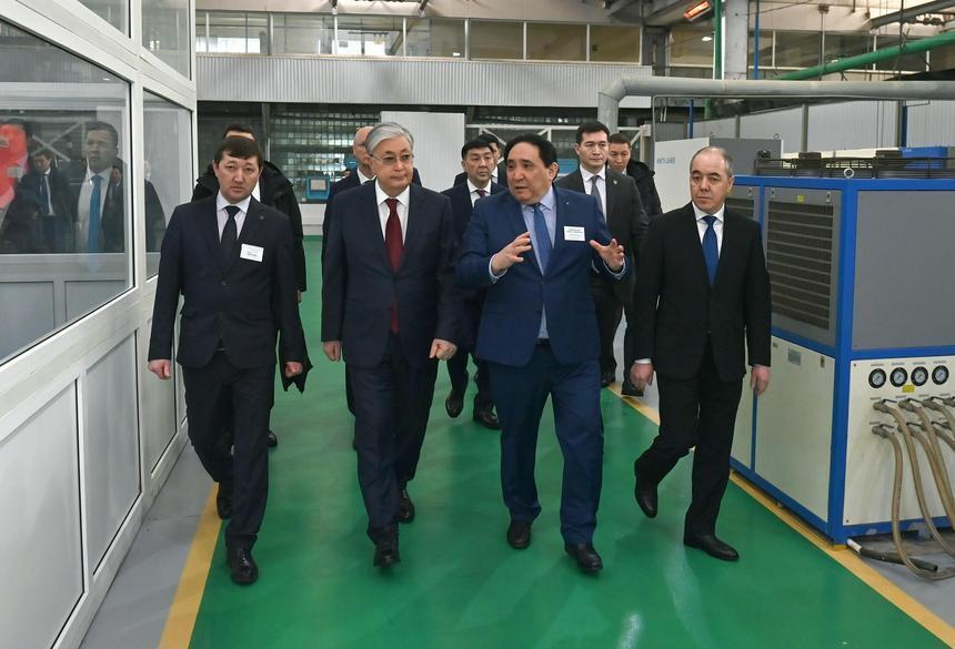 Tokayev visits engineering plant in Uralsk