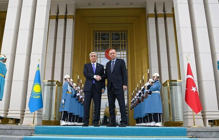 Recep Tayyip Erdoğan greets President Tokayev in Külliye residence