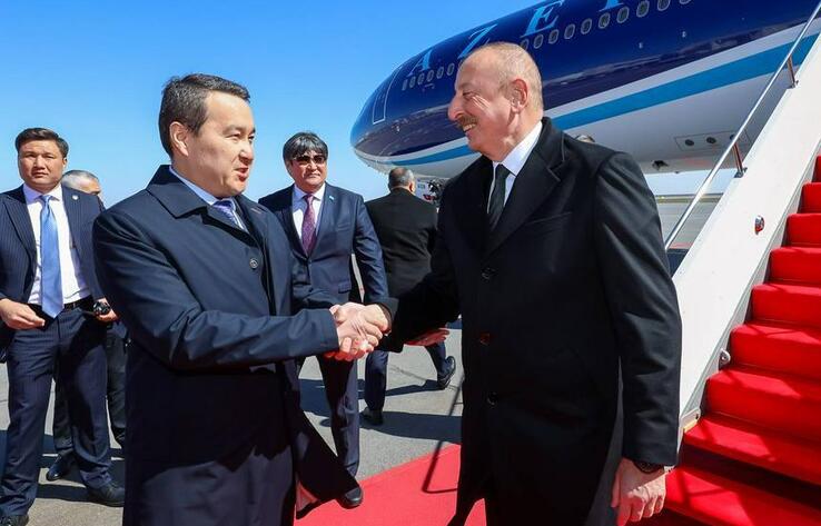 Ilham Aliyev starts official visit to Kazakhstan