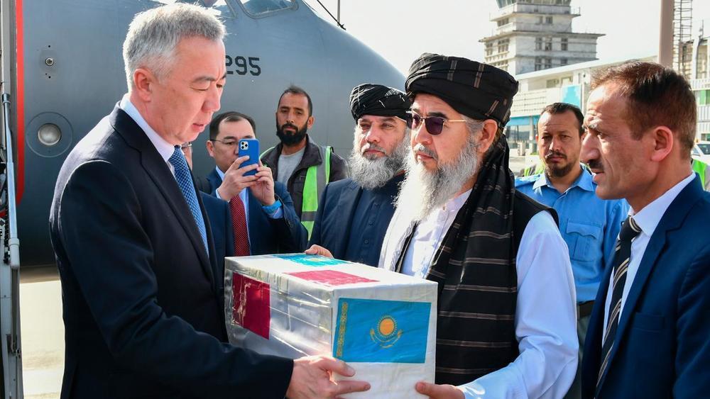 Kazakh delegation hands humanitarian aid to Afghanistan