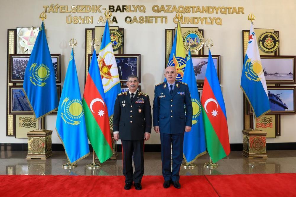 Defence Ministers of Kazakhstan and Azerbaijan debate coop issues