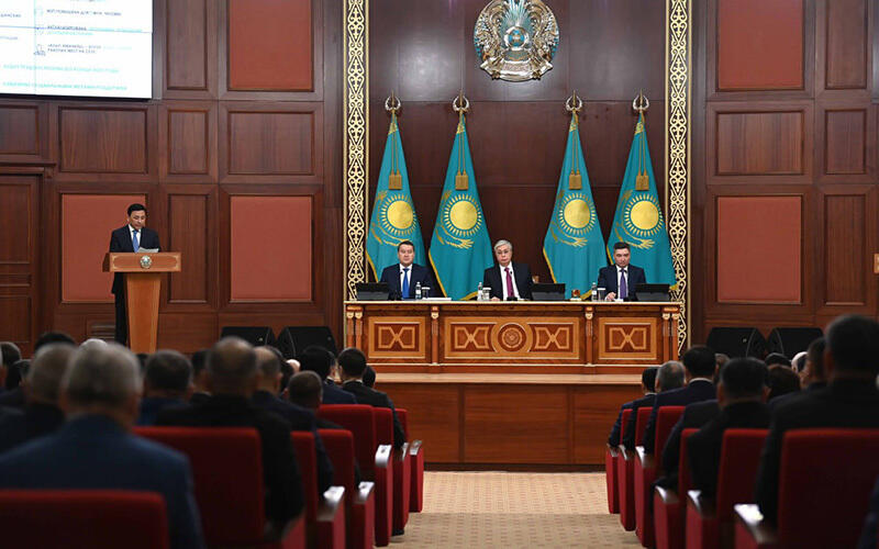 Kazakh President chairs meeting on results of country’s socio economic development. Images | Akorda