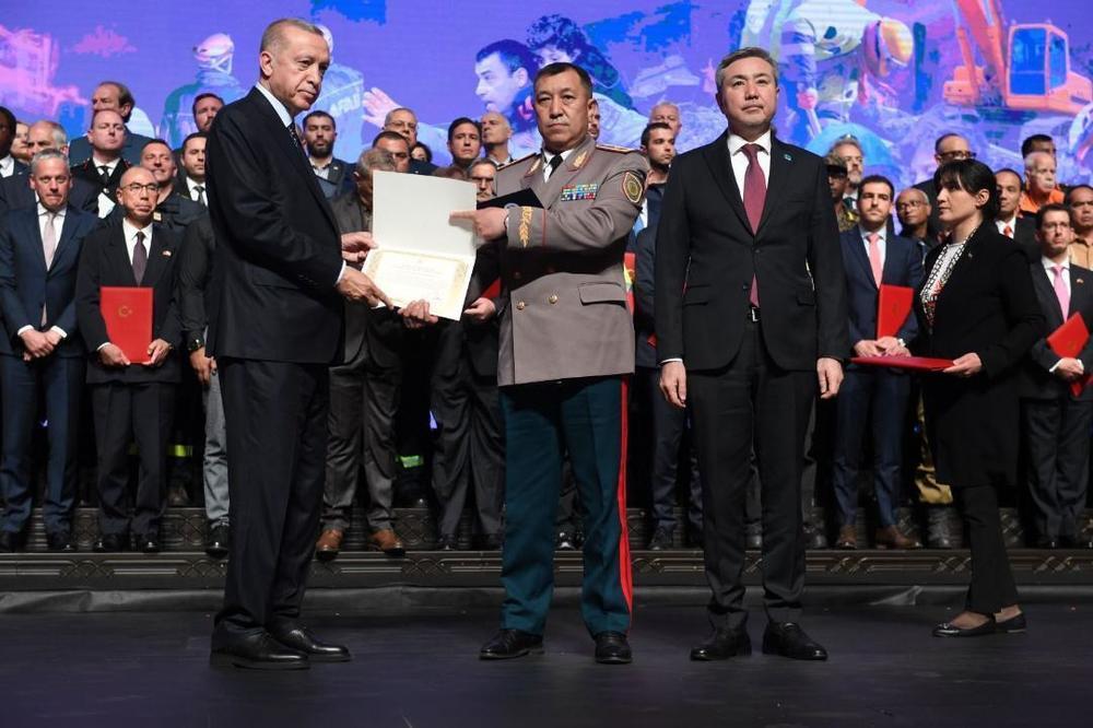 President Erdoğan awards 1st Vice Minster of Emergency Situations of Kazakhstan