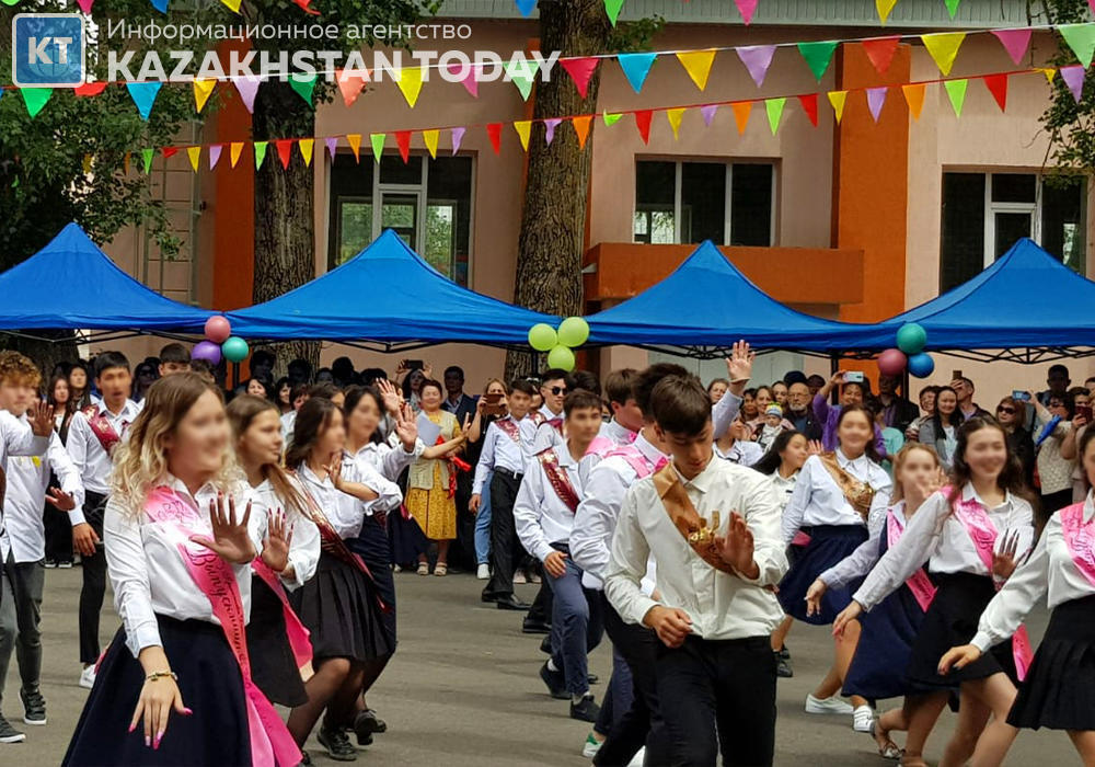 172,000 students to graduate from schools in Kazakhstan in 2023