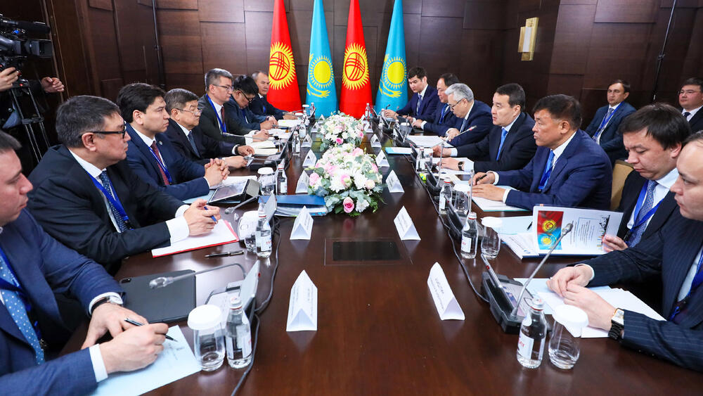 Alikhan Smailov holds talks with Akylbek Japarov in Almaty