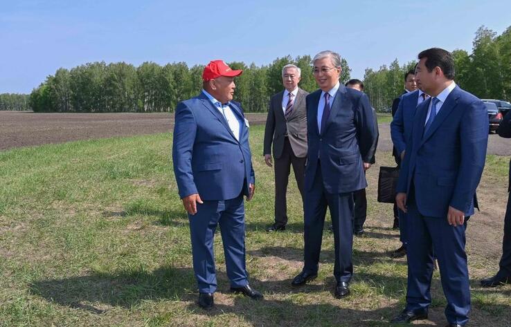 Kazakh President surveys sowing campaign in N Kazakhstan