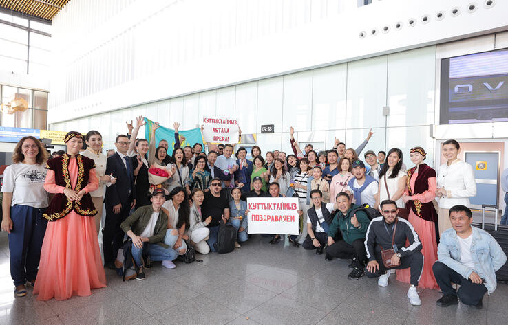 Astana Opera team welcomed the opera house’s choir at the Nursultan Nazarbayev International Airport