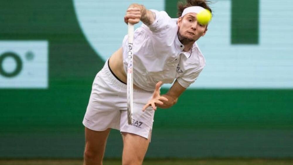 Bublik of Kazakhstan into Halle Open semifinal