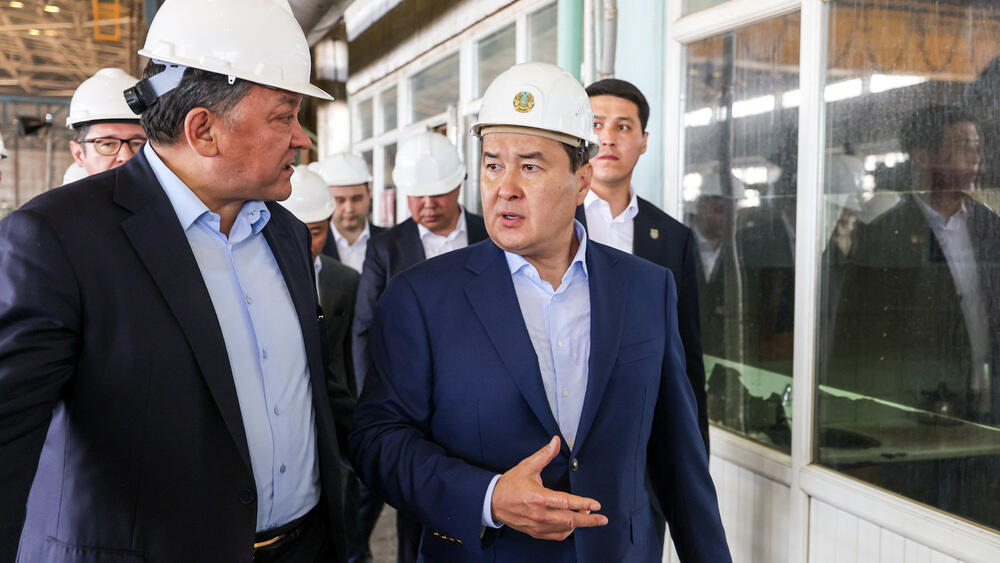 Alikhan Smailov inspects reconstruction work at Mangystau Nuclear Power Plant