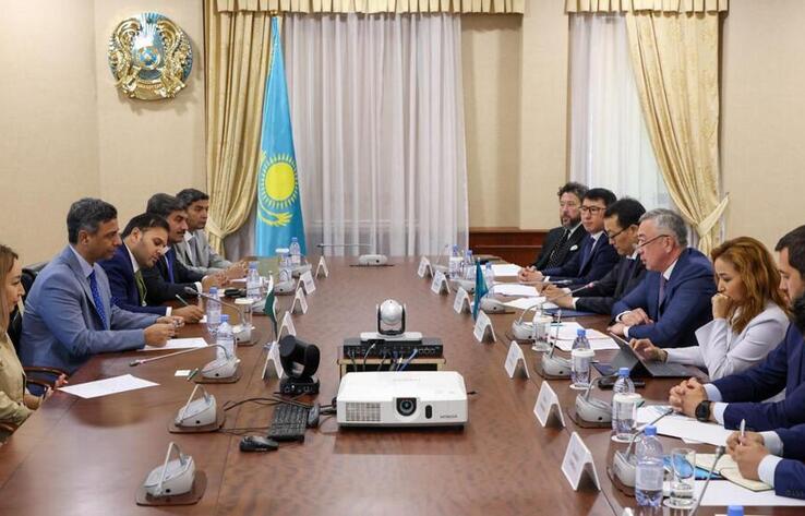 Serik Zhumangarin held a meeting on the development of trade and logistics opportunities between Kazakhstan and Pakistan