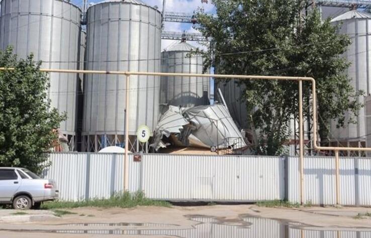 2 grain elevators collapse after lightning strike