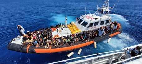 41 dead after latest shipwreck off Lampedusa