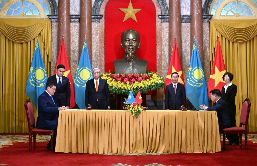 Kazakhstan, Vietnam ink several bilateral documents