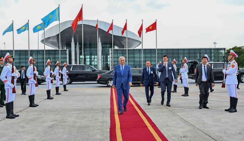 President Tokayev completes official visit to Vietnam