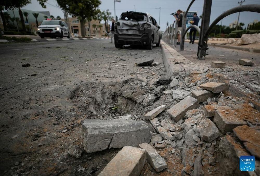 Israel besieges Gaza amid intensified conflict with Hamas, attacks on border with Lebanon