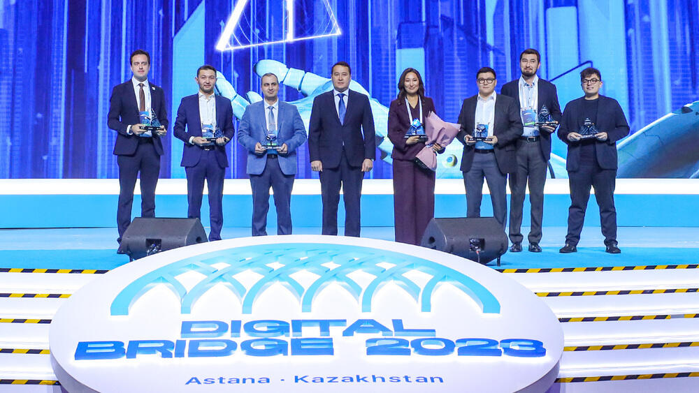 Alikhan Smailov presents awards to Digital Bridge Awards winners