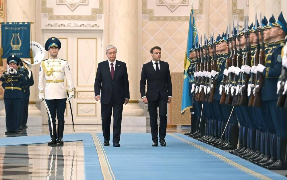 Presidents of Kazakhstan and France hold talks in a narrow format