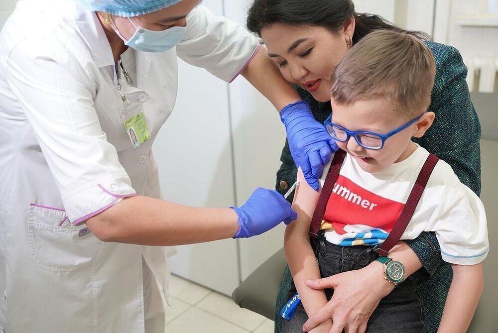 Minister Giniyat urges Kazakhstanis to get children vaccinated against measles