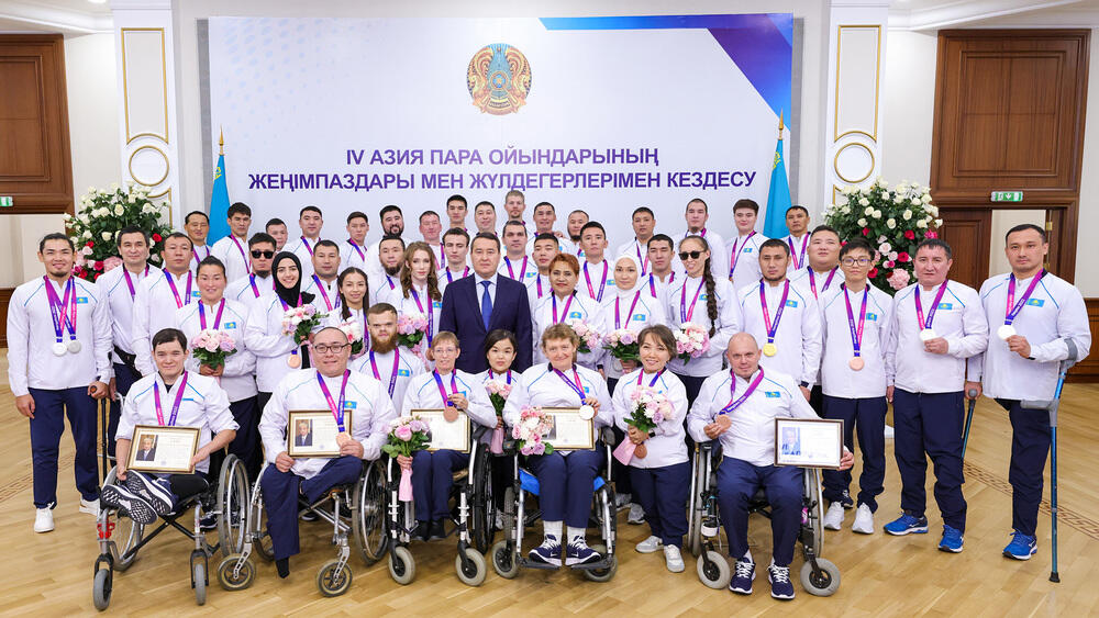 Alikhan Smailov meets with winners and medalists of IV Asian Para Games