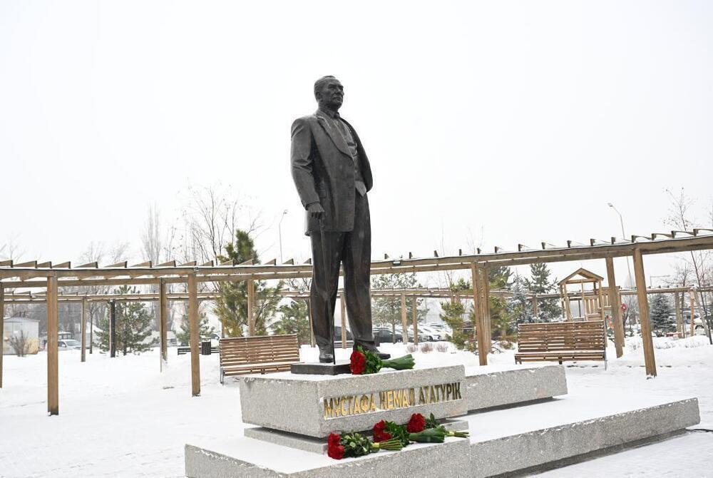 Monument to Mustafa Kemal Ataturk unveiled in Almaty