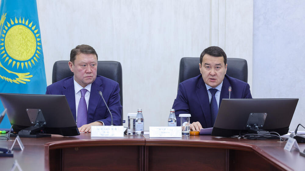 Providing drinking water, spring sowing and launching new industrial facilities - Alikhan Smailov holds discussion on Kostanay region development