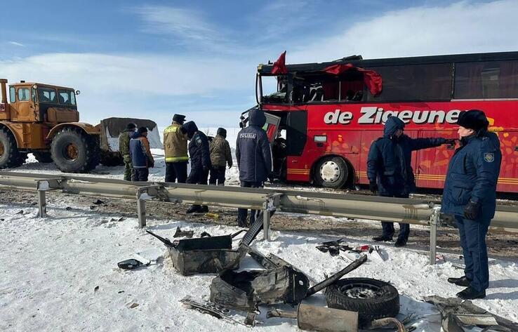 More than 20 vehicles collide on Almaty-Tashkent road in Zhambyl rgn