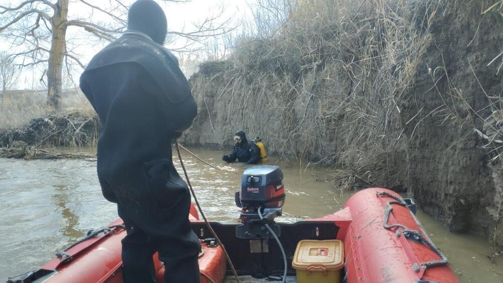 Бөрлі өзенінде суға батқан ер адамдарды іздестірілуде 