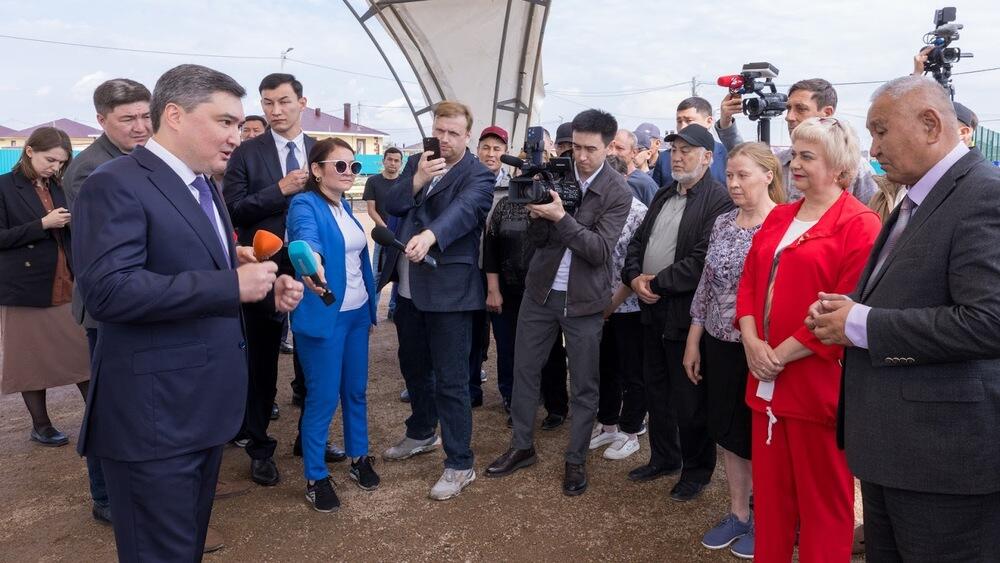 Olzhas Bektenov checks construction works on housing for flood victims in North Kazakhstan region