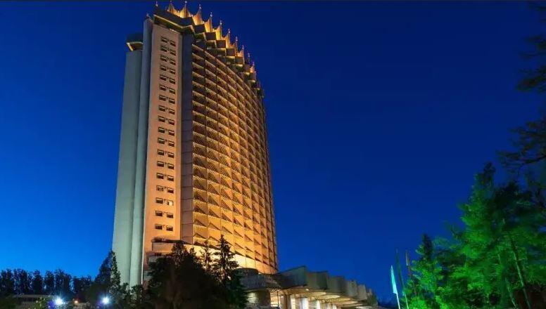 Работы на фонтане гостиницы "Казахстан" приостановлены: собственника привлекут к ответственности