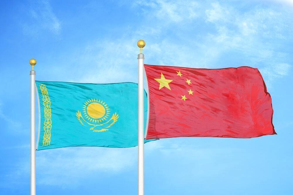 Содействие более качественному развитию отношений вечного всестороннего стратегического партнерства между Китаем и Казахстаном
