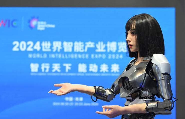 В Китае представили человекоподобного робота Сяоци
