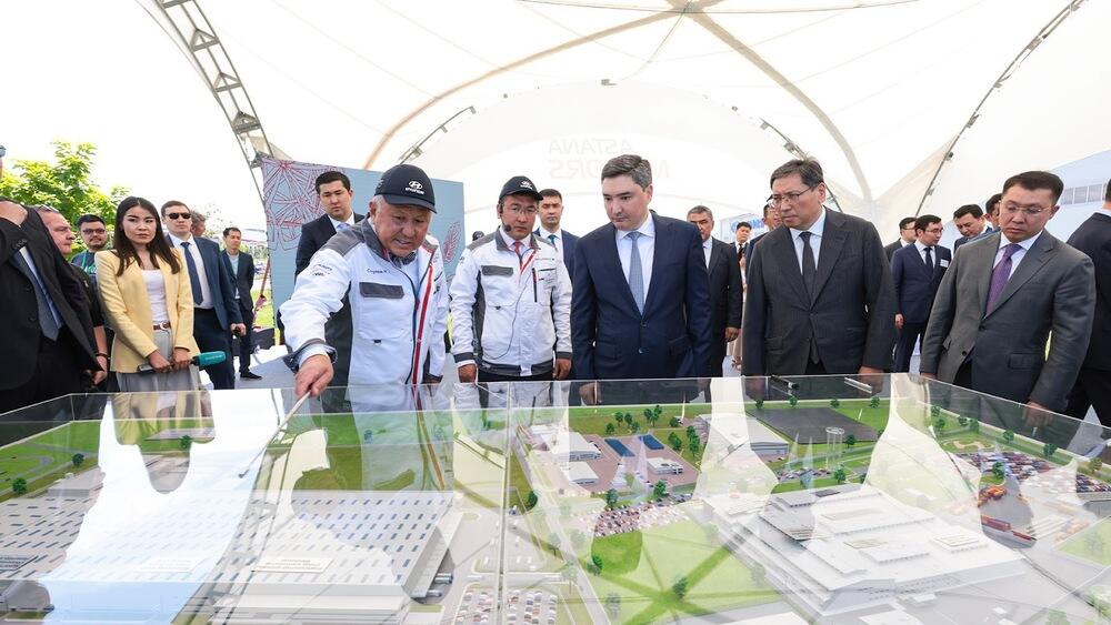 Olzhas Bektenov visits Almaty industrial zone enterprises and instructs to deepen localisation of production