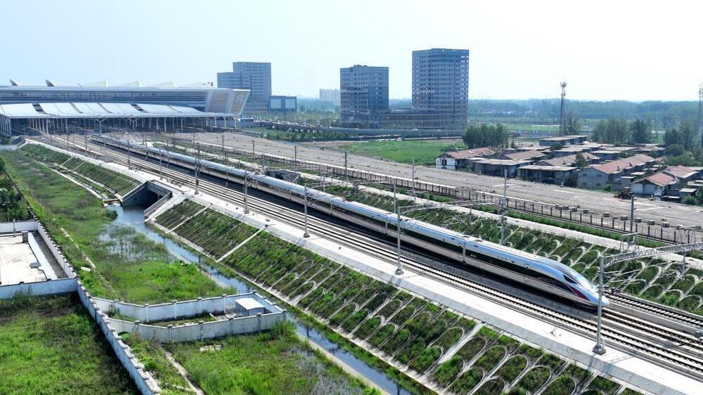 В Китае запустили высокоскоростную железную дорогу длиной почти 500 км