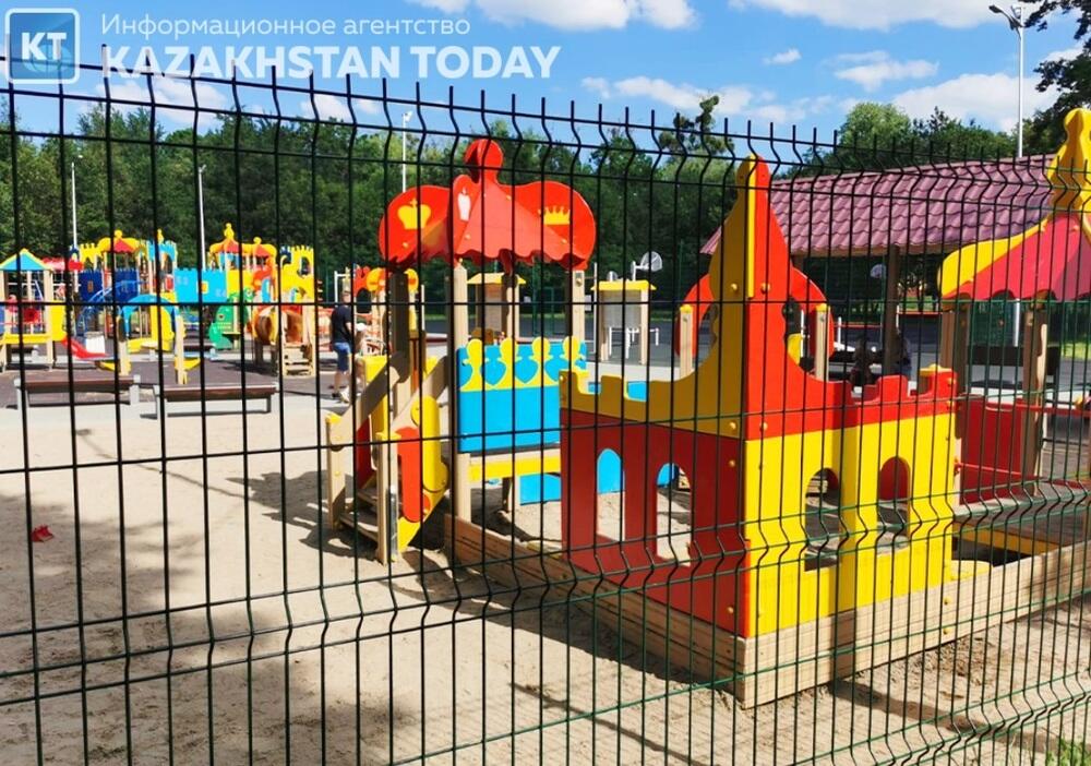 В Алматы ввели новые требования для детских площадок и автостоянок